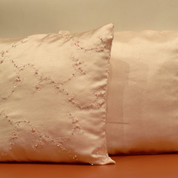 Silk fabric sofa cushion (Golden)